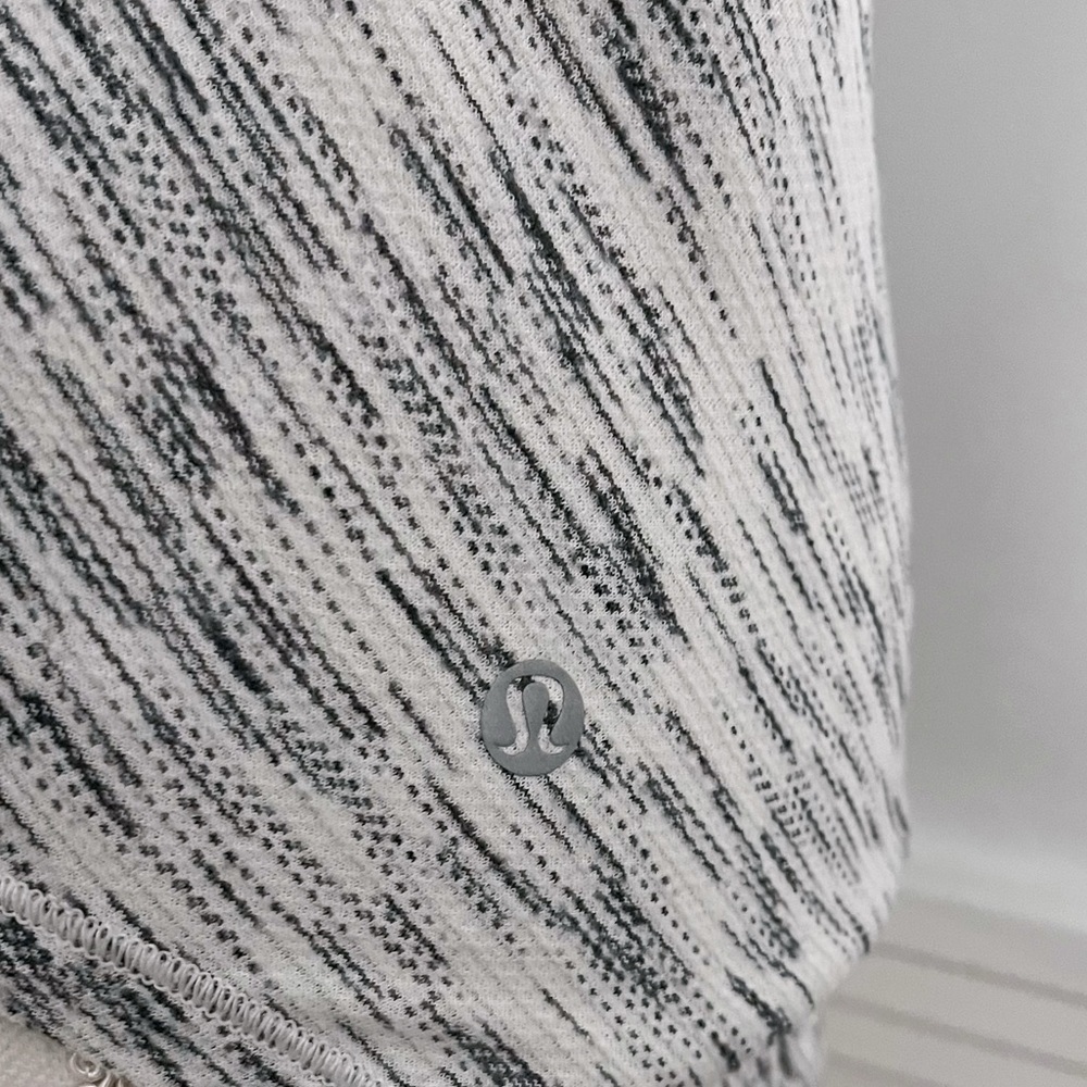 Lululemon • Grey Tiger Space Dye Short Sleeve Top - Picture 3 of 4